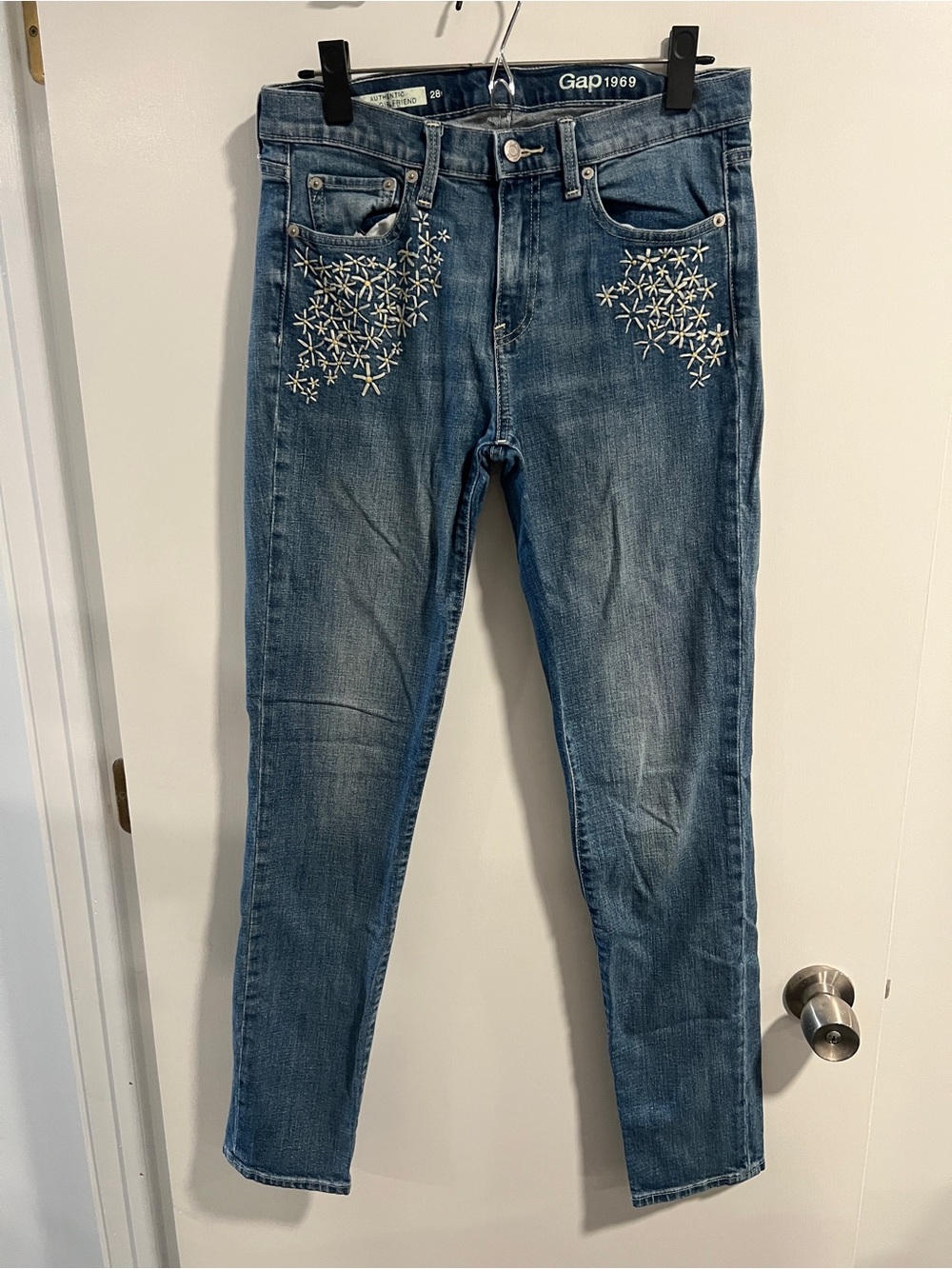 TALL 28T GAP Women's Blue Daisy Embroidered Slim Jeans